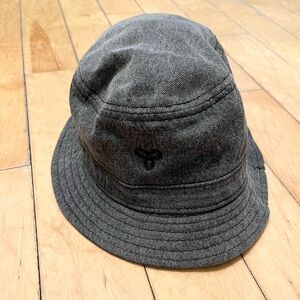 TNA Aritzia Charcoal Gray Bucket Hat Size Small - Medium